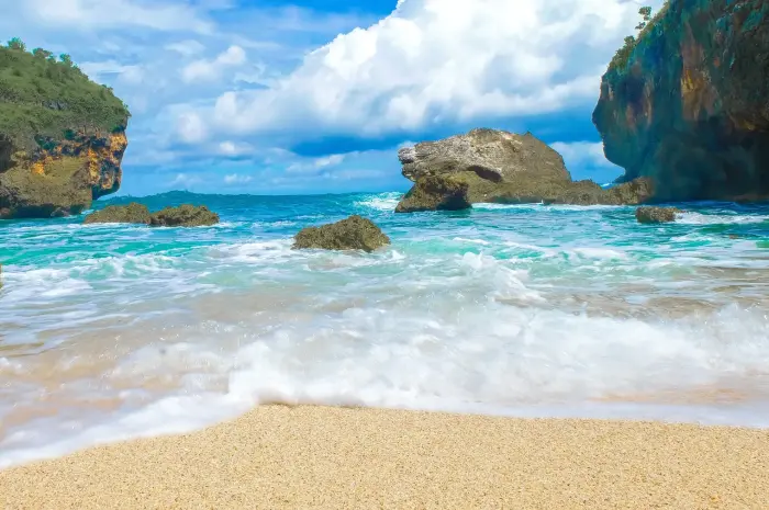 Beaches in Yogyakarta Offering Stunning Views and a Peaceful Atmosphere