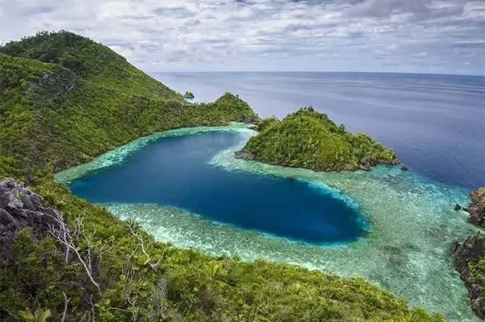 Tourist Destinations in West Papua Offering Extraordinary Natural Beauty